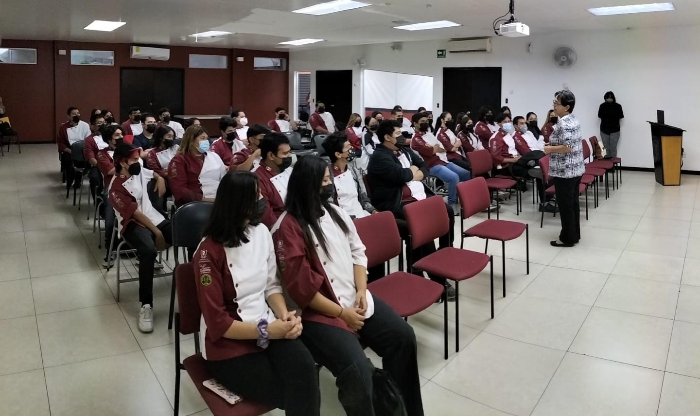 Capacitación de buenas prácticas de higiene en universidades de Mexicali 